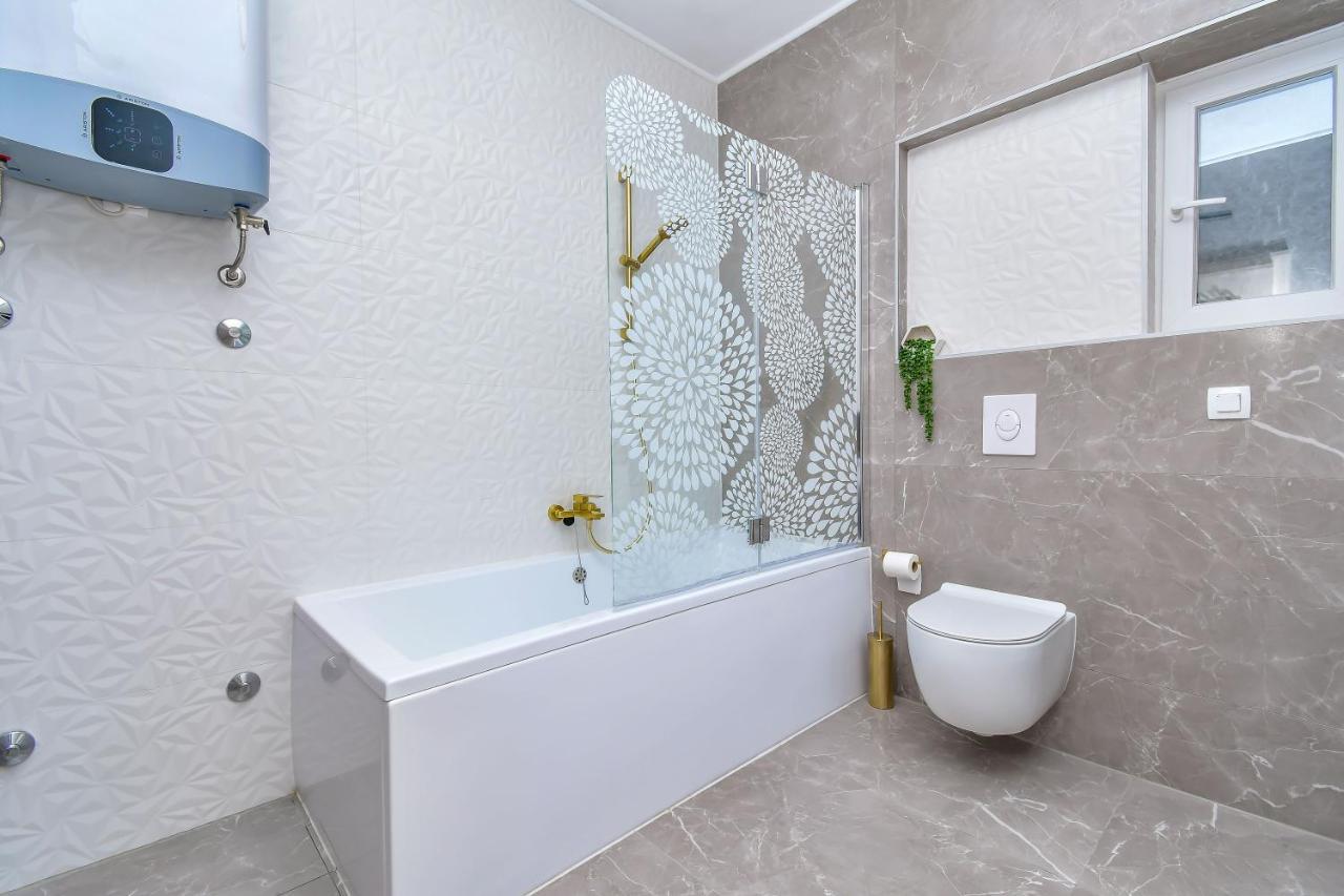 Apartment Ela Omis Luaran gambar