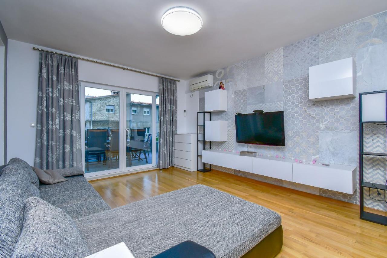 Apartment Ela Omis Luaran gambar